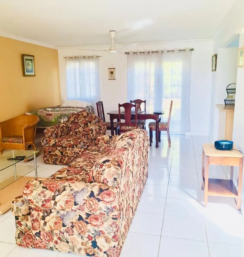 House With Pool, Shops, 3Mins From Montego Bay Airport And Near Beach Strip Jamaika