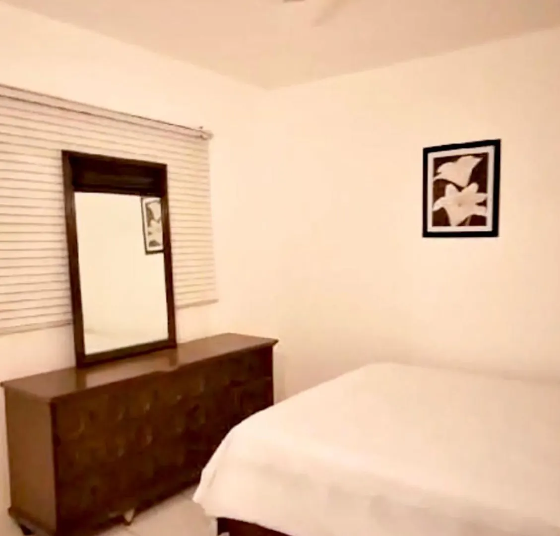 House With Pool, Shops, 3Mins From Montego Bay Airport And Near Beach Strip Apartamento